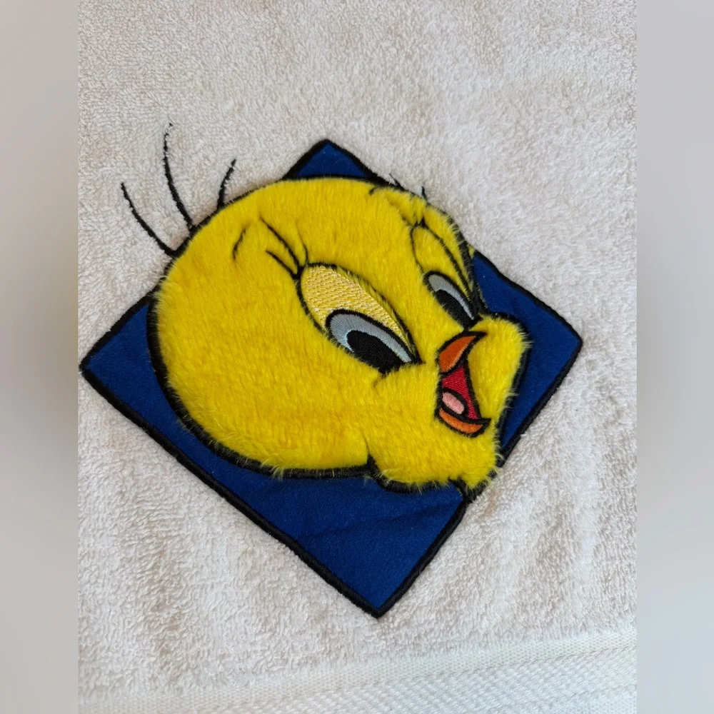 Vintage 1997 Tweety Bird Looney Tunes Towel 44x25 White Embroidered Plush